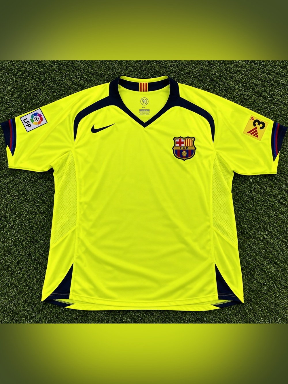 FC Barcelona 2005/2006 Away Ronaldinho Authentic Size Large